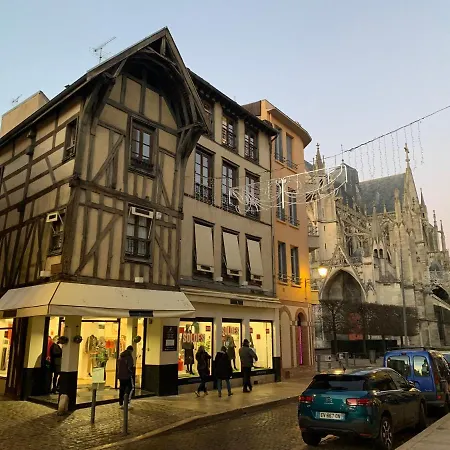 Apartment Le Sublime Urbain IV En Plein Coeur De Troyes